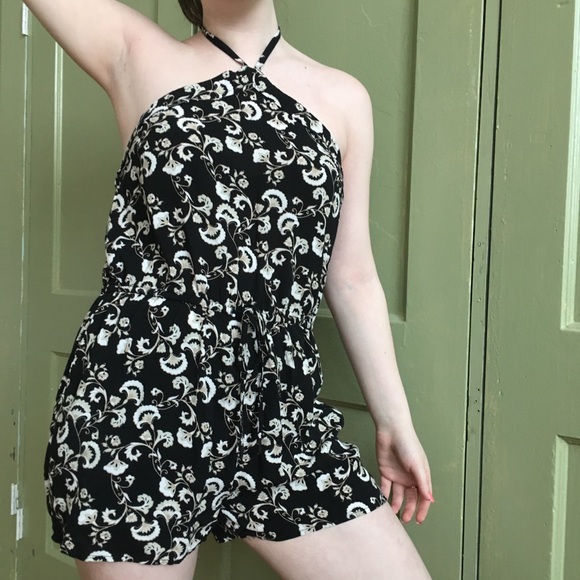 HALTER NECK CAPE JUBY ROMPER ♤ - Picture 2 of 5